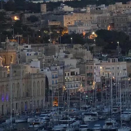 Battery House * Valletta