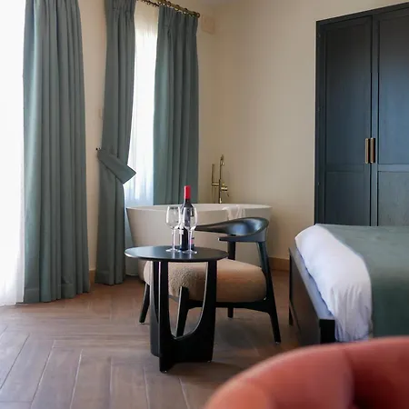 Battery House Hotel *