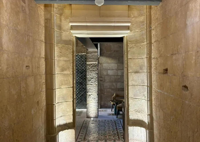 Battery House Hotel *