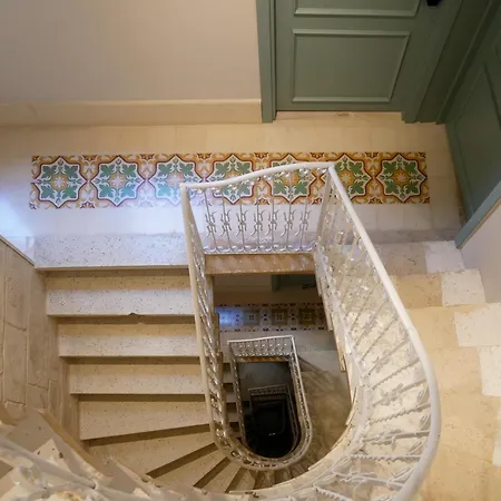 Battery House Hotel *