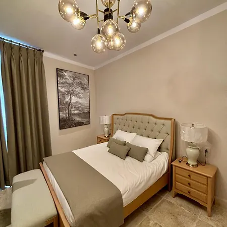 Otel Battery House *