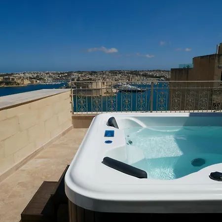 Battery House فندق فاليتا