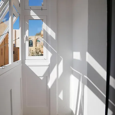 Battery House * ואלטה