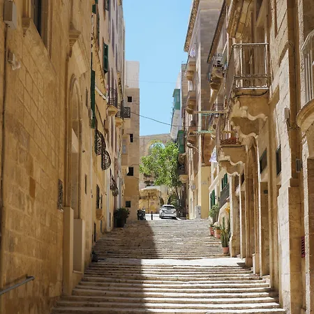 Battery House * ואלטה