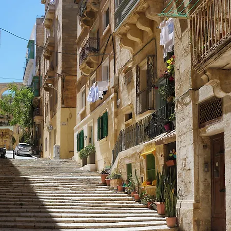 Battery House * ואלטה