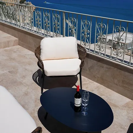 Battery House מלון ואלטה