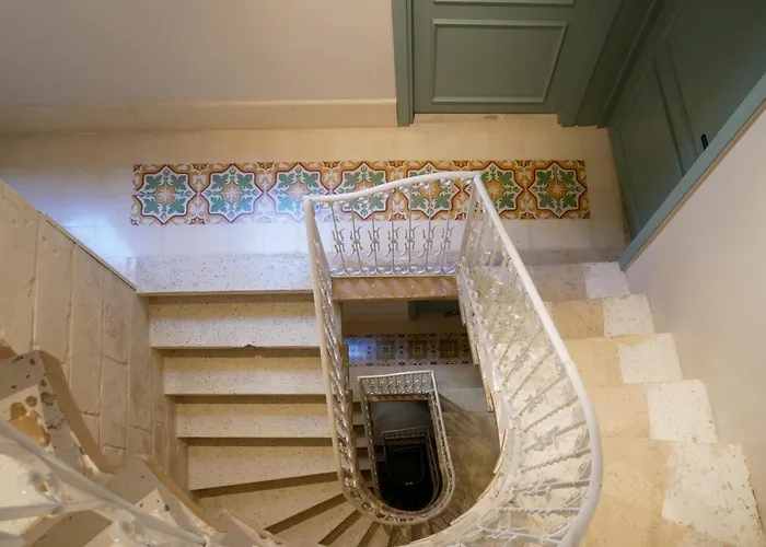 Battery House Hotell *