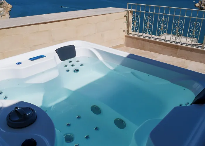 Battery House Hotell *