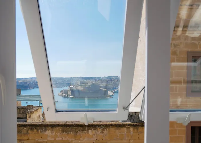 Battery House Hotell *